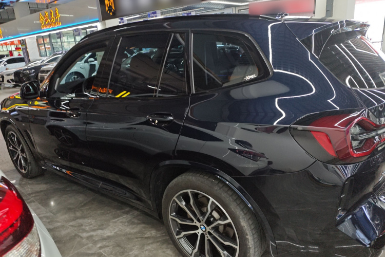 宝马X3 2022款 改款 xDrive30i 领先型 M曜夜套装车身外观6005