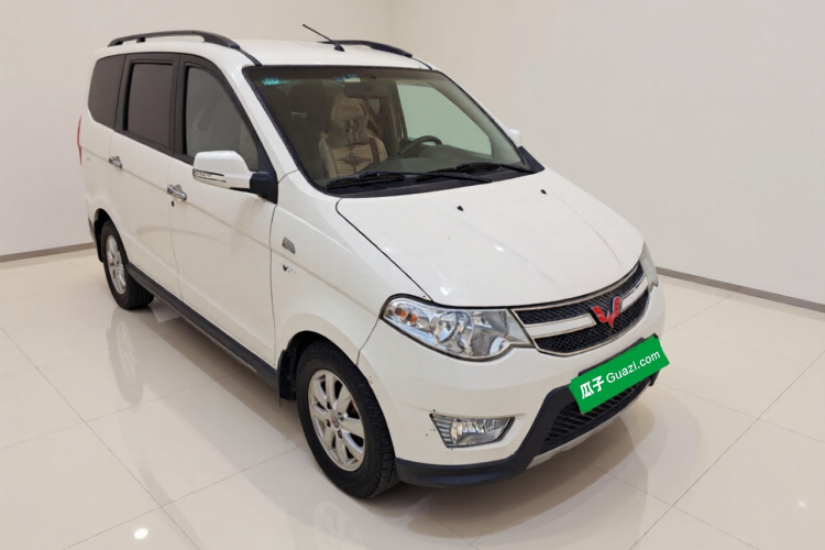 五菱汽车 五菱宏光 2013款 1.5L S豪华型车身外观3