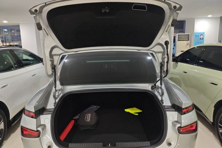 小鹏P7 2020款 586N机舱底盘23