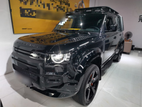 路虎卫士 2023款 110 3.0T P400 暗黑特别版