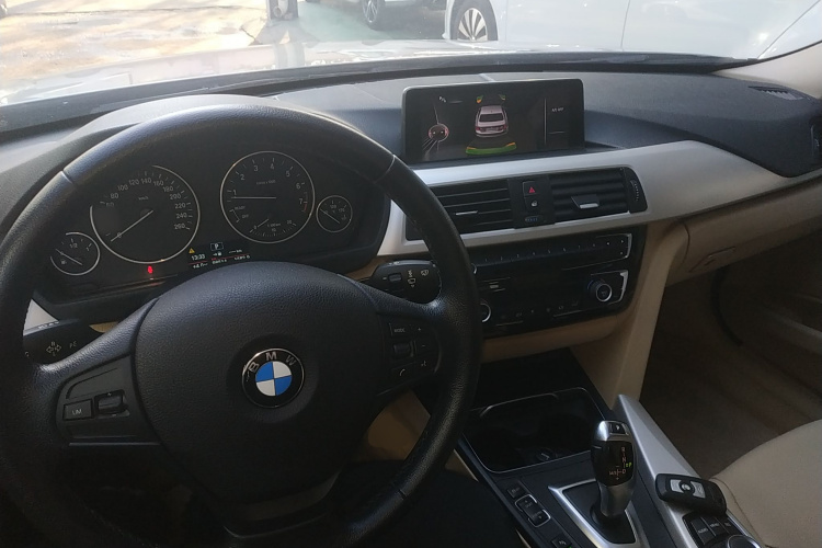 宝马3系 2016款 320Li 进取型中控内饰7002