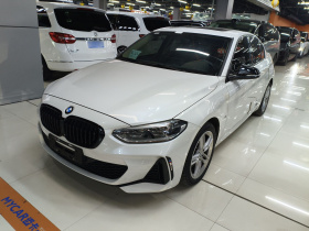 宝马1系 2023款 120i M运动曜夜版