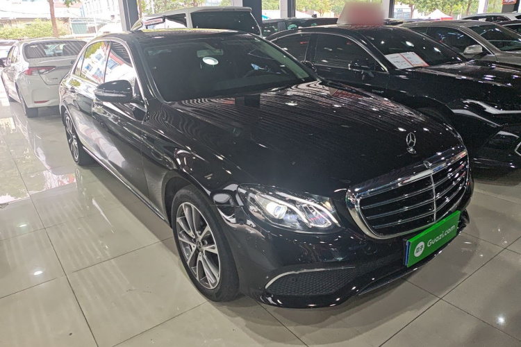 奔驰E级 2020款 改款 E 260 L车身外观3