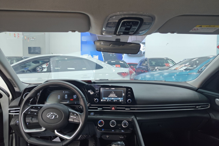 现代 伊兰特 2023款 1.5L CVT GLX精英版中控内饰7002
