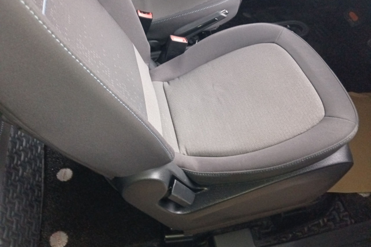 五菱汽车 宏光MINIEV 2021款 马卡龙夹心款 170km 磷酸铁锂局部细节41