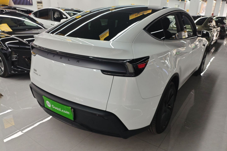 特斯拉 Model Y 2025款 长续航全轮驱动版车身外观7