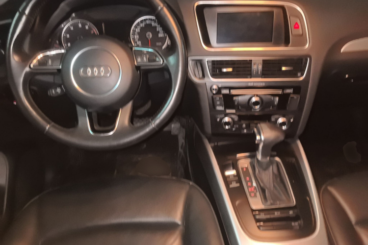 奥迪Q5 2015款 40 TFSI 技术型局部细节13