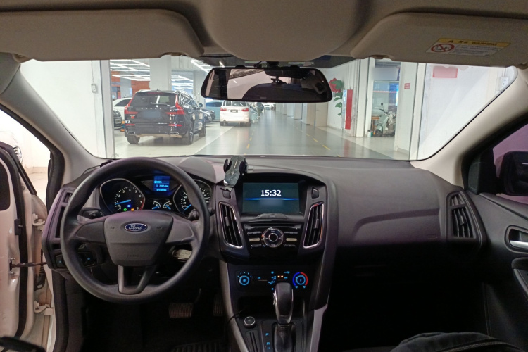 福特 福克斯 2017款 两厢 1.6L 自动舒适型智行版中控内饰7002