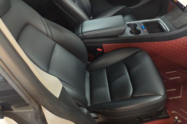 特斯拉 Model Y 2021款 标准续航后驱版局部细节41