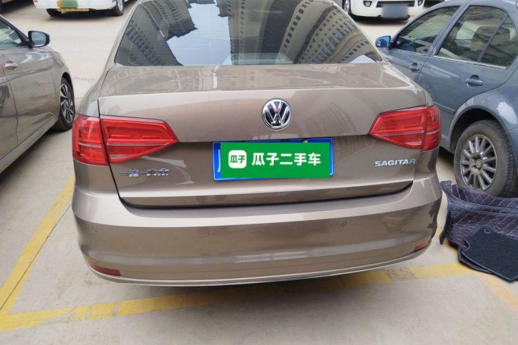 大众 速腾 2018款 1.6L 手动舒适型车身外观6