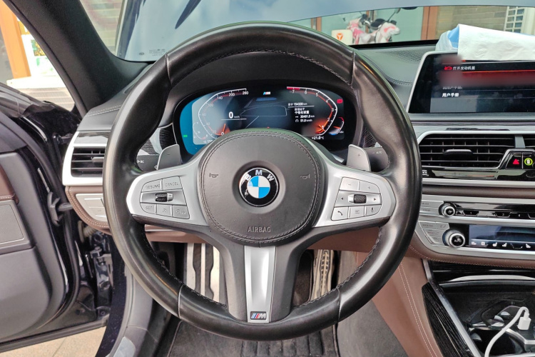 宝马7系 2021款 740Li 领先型 M运动套装局部细节13