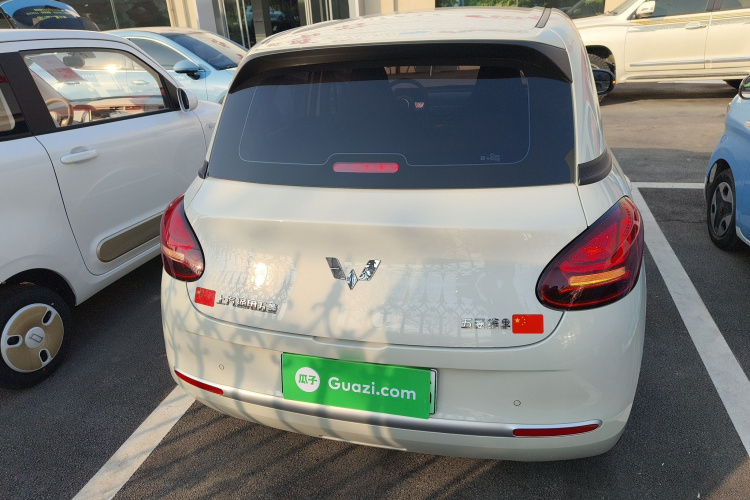 五菱汽车 五菱缤果 2023款 203km 轻享款车身外观6004