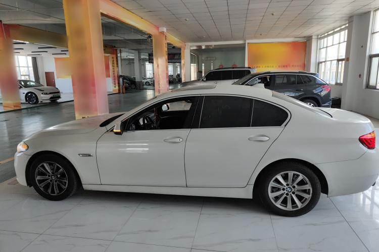 宝马5系(进口) 2015款 520i 典雅型车身外观4