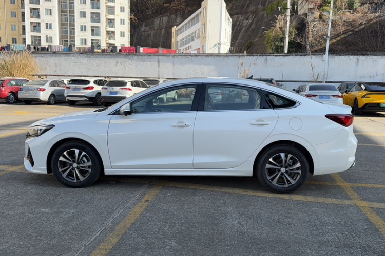 长安 逸动 2025款 PLUS 1.4T 双离合高能版车身外观6005
