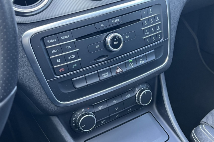 奔驰CLA 2016款 CLA 200 动感型中控内饰7004