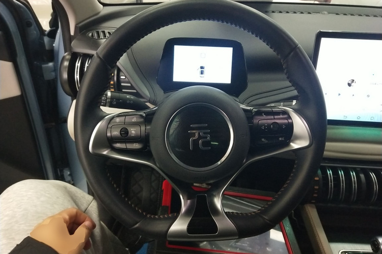 比亚迪 元PLUS 2023款 冠军版 510KM 超越型中控内饰13