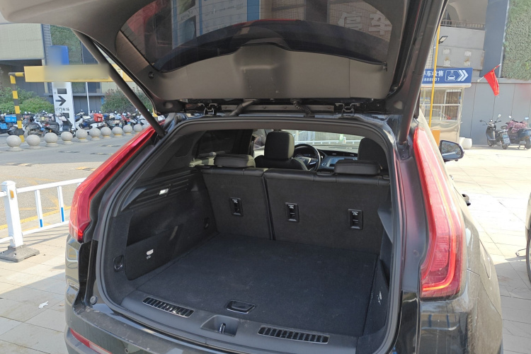 凯迪拉克XT4 2021款 28T 两驱领先型局部细节23