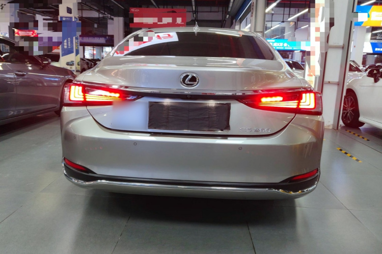 雷克萨斯ES 2023款 260 卓越版车身外观6