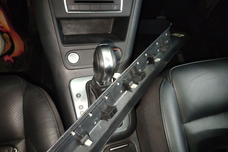 大众 途观 2015款 1.8TSI 自动两驱豪华型局部细节18