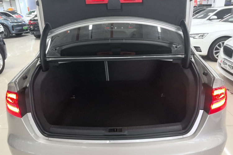 奥迪A4L 2015款 35 TFSI 自动舒适型局部细节23