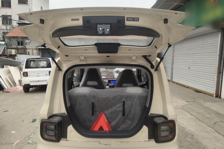 吉利银河 熊猫 2025款 210km 元气熊机舱底盘23