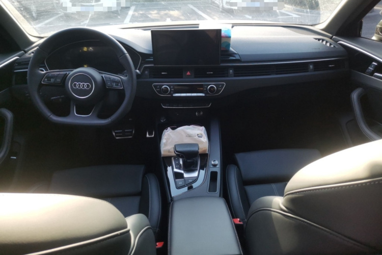 奥迪A4L 2024款 40 TFSI 豪华动感型中控内饰7002