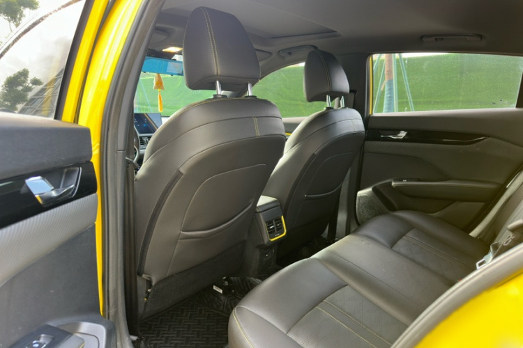 东风风神 奕炫 2021款 230T 自动追猎骑士版中控内饰7005