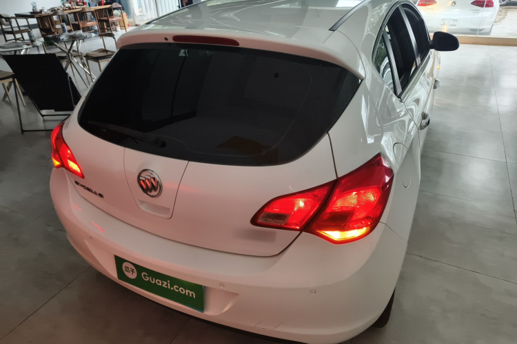 别克 英朗 2014款 XT 1.6L 自动时尚版车身外观6