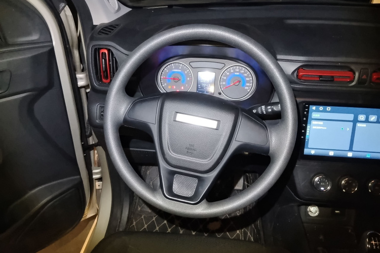 东风风光 风光380 2022款 1.5L 舒适型客车(钢板弹簧)5座中控内饰13