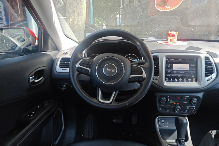 Jeep 指南者 2017款 200T 自动家享版局部细节13
