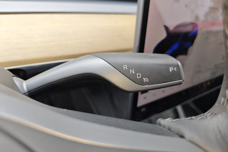 特斯拉 Model Y 2021款 长续航全轮驱动版 3D7局部细节18