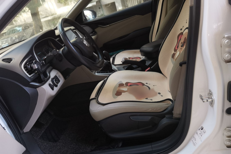 别克 英朗 2015款 15N 自动精英型局部细节19