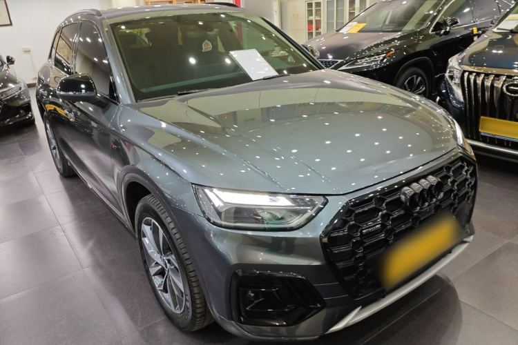 奥迪Q5L 2024款 40 TFSI 豪华动感型车身外观3