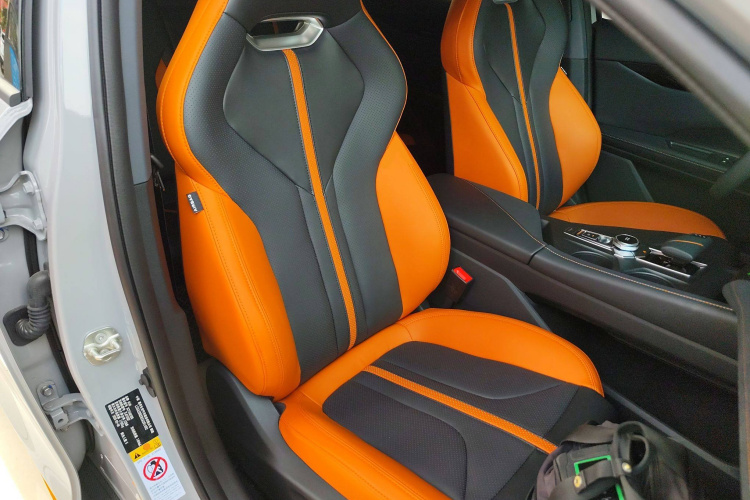 长安UNI-V 2024款 1.5T 尊贵运动型局部细节41