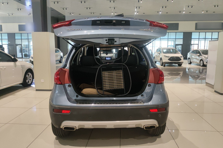 哈弗H1 2015款 1.5L AMT豪华型机舱底盘23