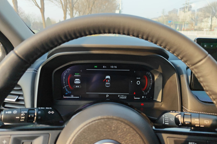 日产 奇骏 2023款 e-POWER 超混双电机四驱至尊版局部细节14