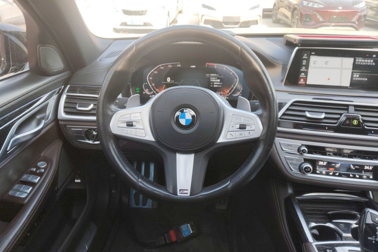 宝马7系 2021款 730Li M运动套装局部细节13