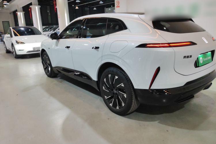 阿维塔07 2024款 Pro+纯电版车身外观6003