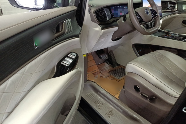 腾势D9 2022款 DM-i 970 四驱尊荣型中控内饰20