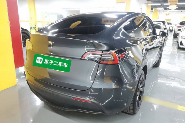特斯拉 Model Y 2024款 长续航全轮驱动版车身外观7