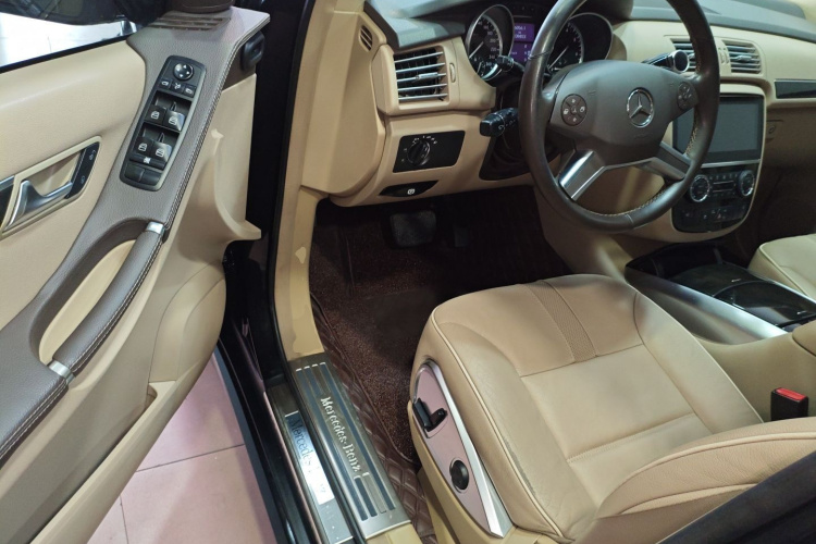 奔驰R级 2015款 R 320 4MATIC 豪华型中控内饰20