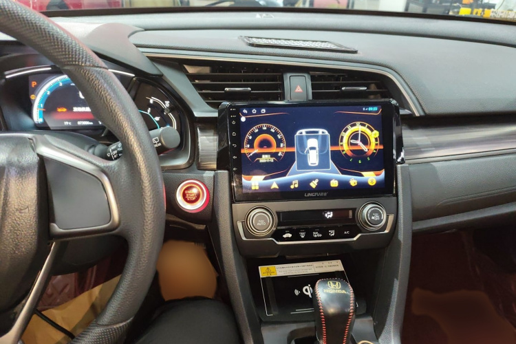 本田 思域 2021款 HATCHBACK 220TURBO CVT新锐控局部细节16