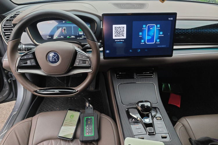 比亚迪 汉 2022款 DM-i 121KM 尊享型中控内饰12