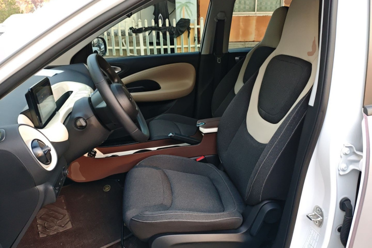 五菱汽车 五菱缤果 2024款 203km 轻享款中控内饰19