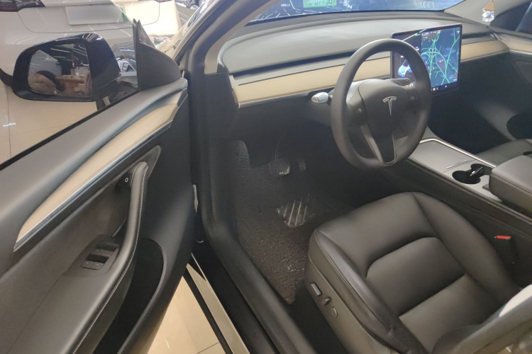 特斯拉 Model Y 2021款 标准续航后驱版中控内饰20
