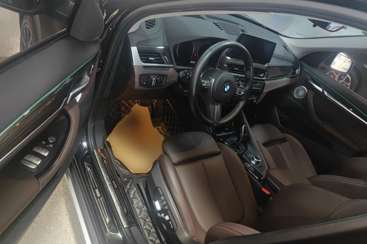 宝马X1 2021款 xDrive25Li 尊享型中控内饰20