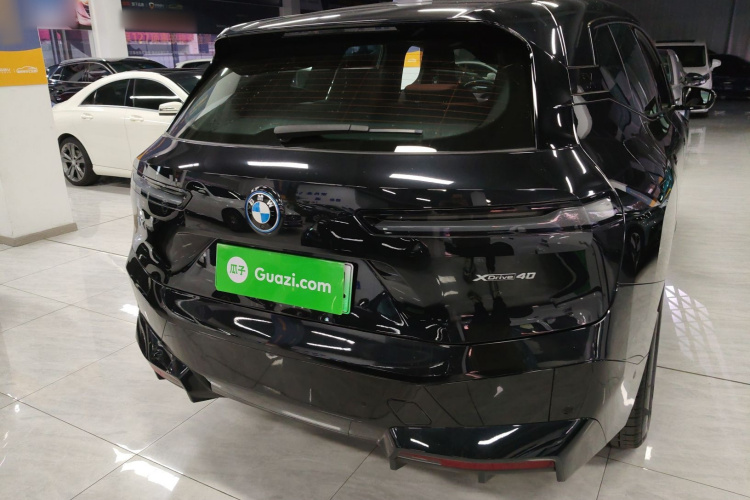 宝马iX 2023款 xDrive40车身外观6