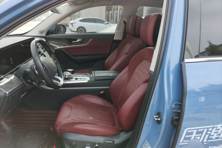 红旗HS5 2023款 2.0T 四驱旗领Pro版中控内饰19