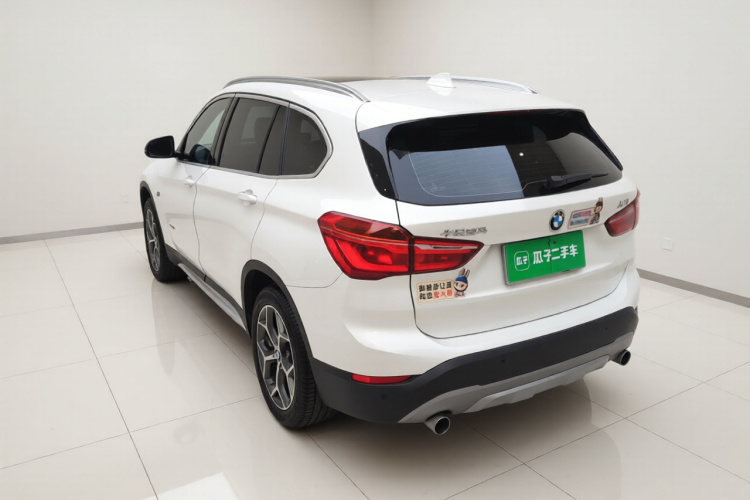 宝马X1 2018款 xDrive20Li 豪华型车身外观5
