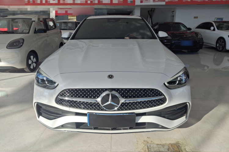 奔驰C级 2023款 改款 C 200 L 运动版车身外观2